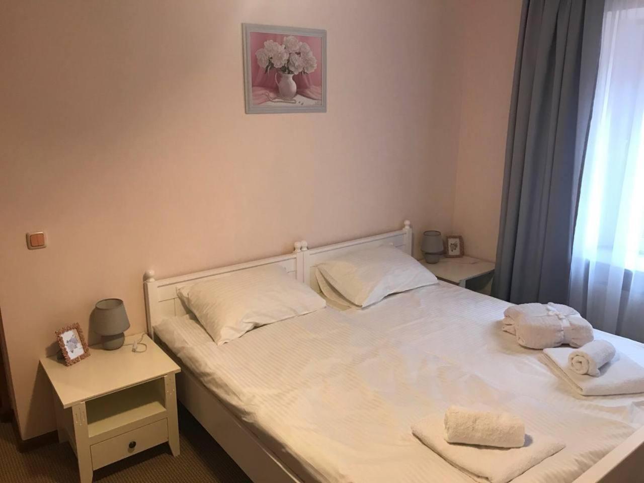 Apartamenty On Knyazya Romana リヴィウ エクステリア 写真