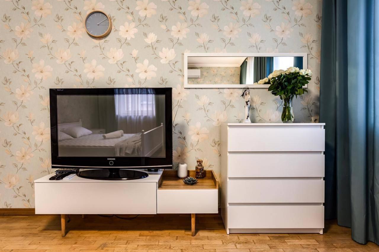 Apartamenty On Knyazya Romana リヴィウ エクステリア 写真