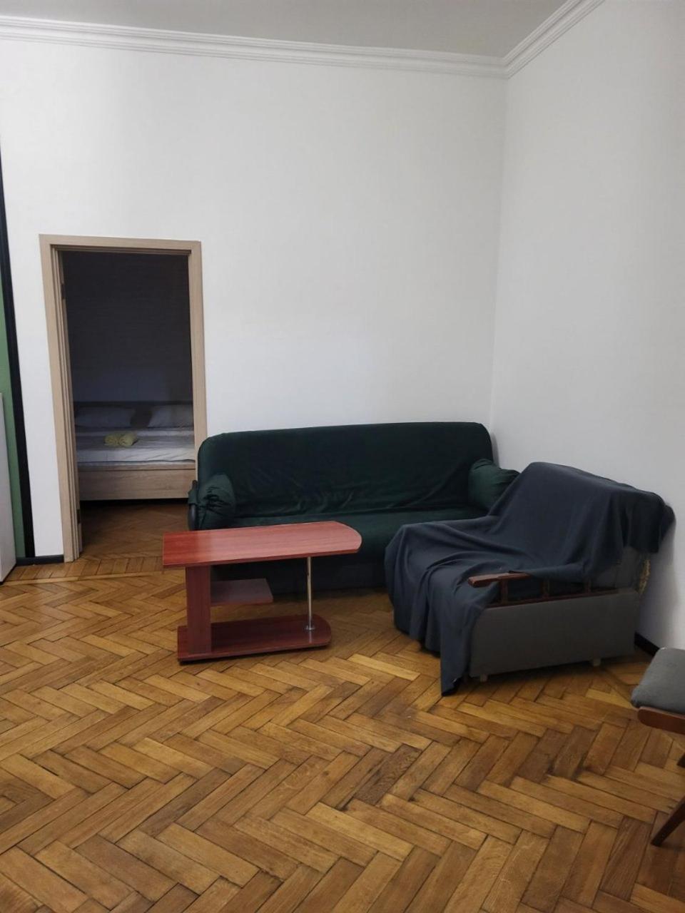 Apartamenty On Knyazya Romana リヴィウ エクステリア 写真