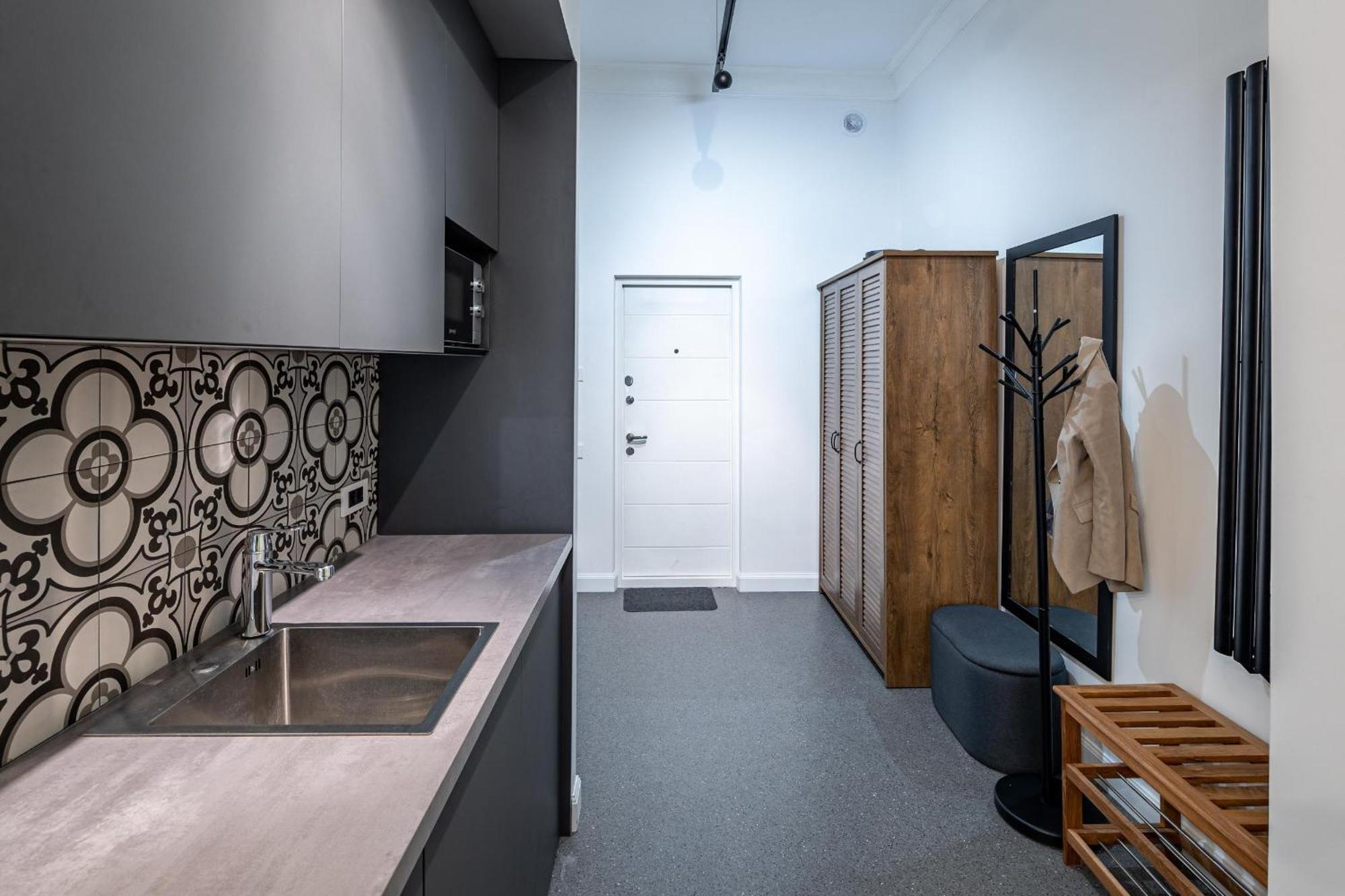 Apartamenty On Knyazya Romana リヴィウ エクステリア 写真
